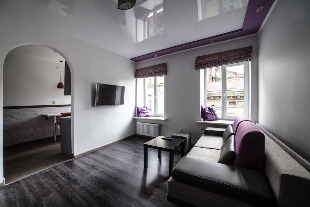 Apartment Romantic - центр львова , з видом на місто Lviv