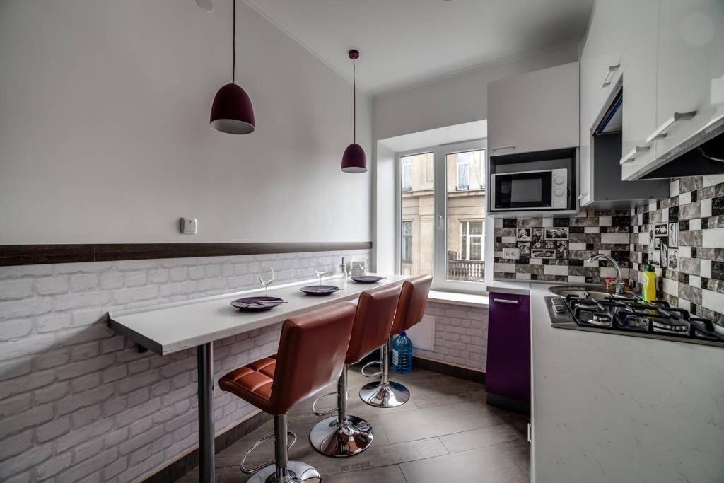 Romantic - центр львова , з видом на місто Apartment Lviv